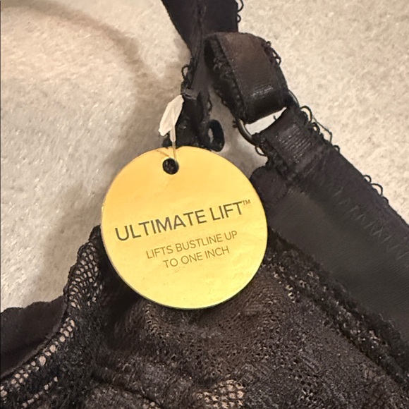 Wacoal Elegant Black Lace Bra - Picture 3 of 4